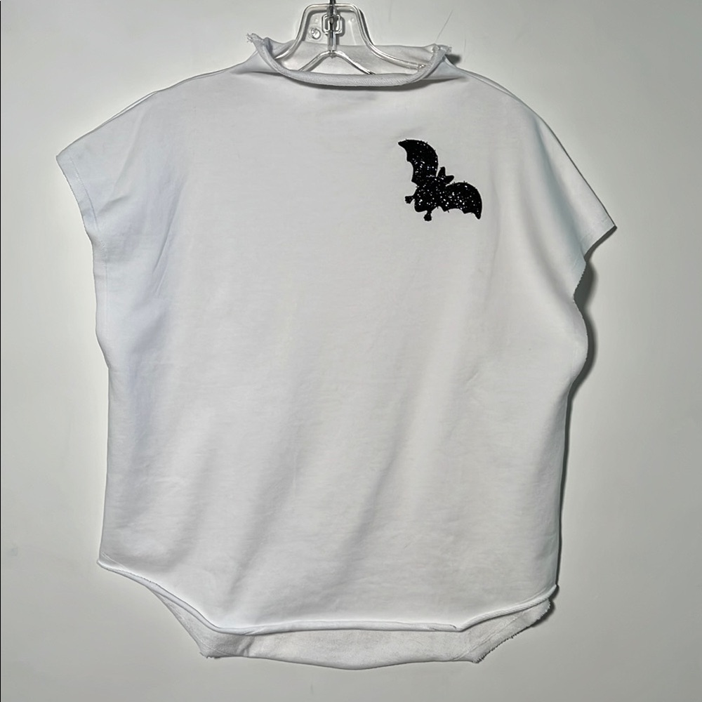 ERIN OPREA BASICA Rolled Funnel Neck Hi-Lo Cap SLV Bat Detail White Sweatshirt S